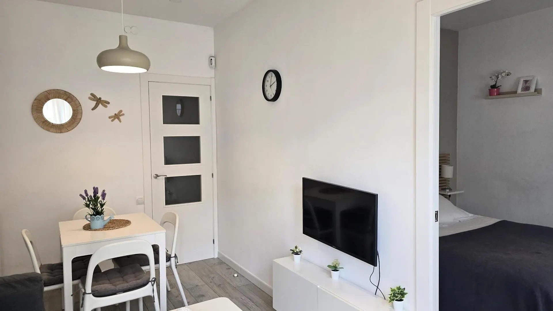 Opening Doors Gracia Daire Barselona 0*,